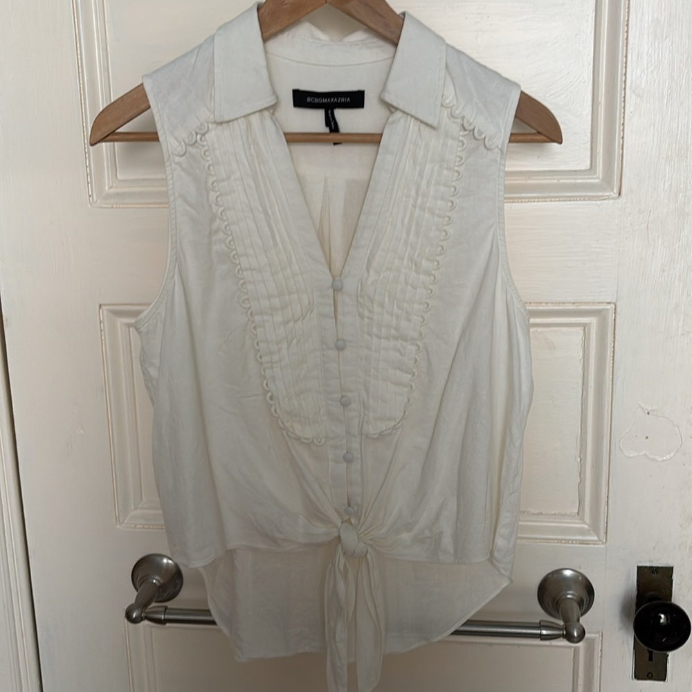 BCBGMaxAzria Sleeveless Linen Blouse with Tie-waist front.